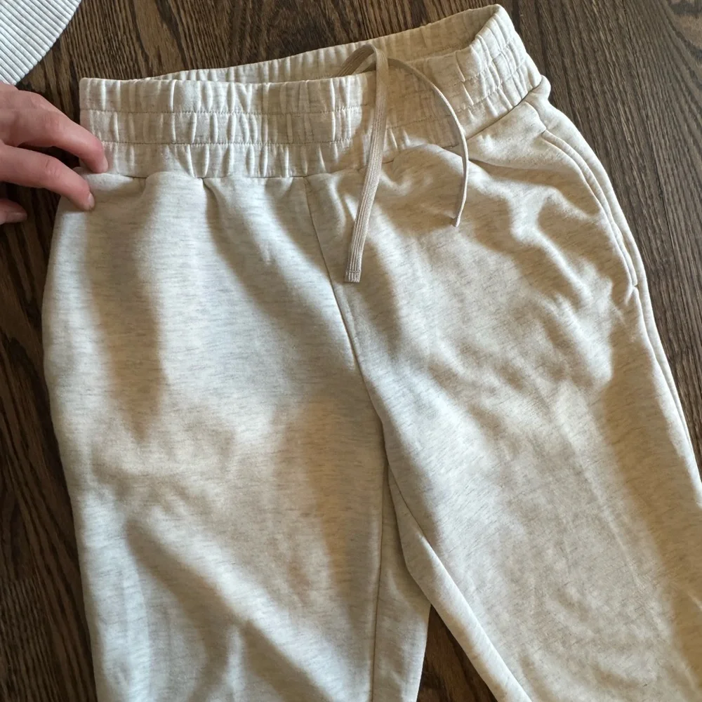 Varley Set (xxs/s) in Ivory - Picture 7 of 7